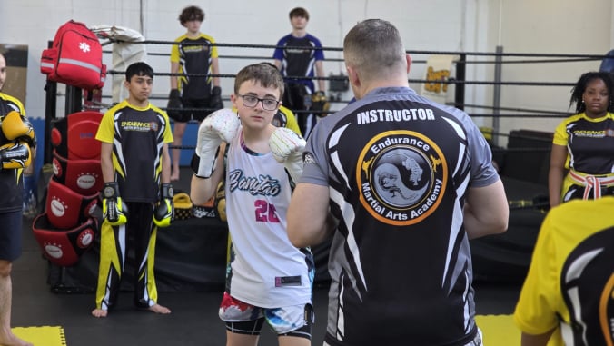 Kickboxing-karate-sport-teenager's near-me